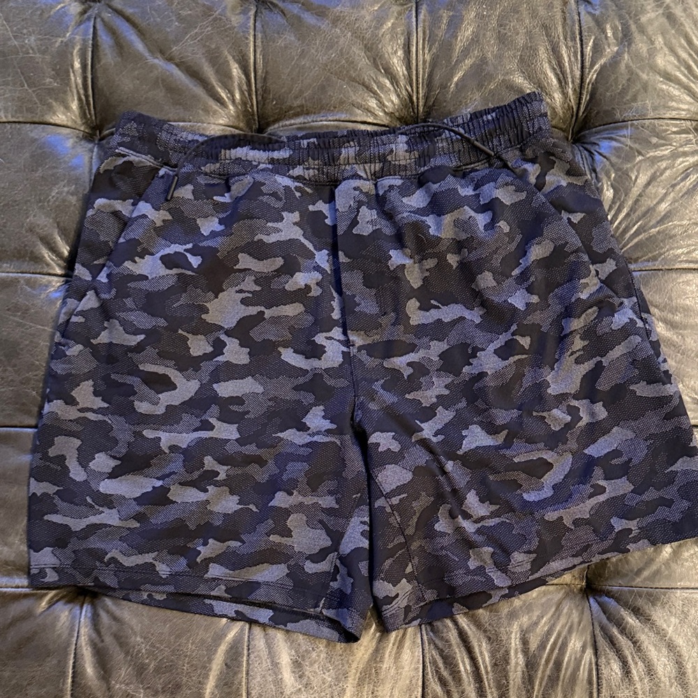 🍋Lululemon Men's Camouflage Shorts - XL - excellent condition